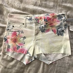 NWT Summer Floral Design Cut-off Style Shorts